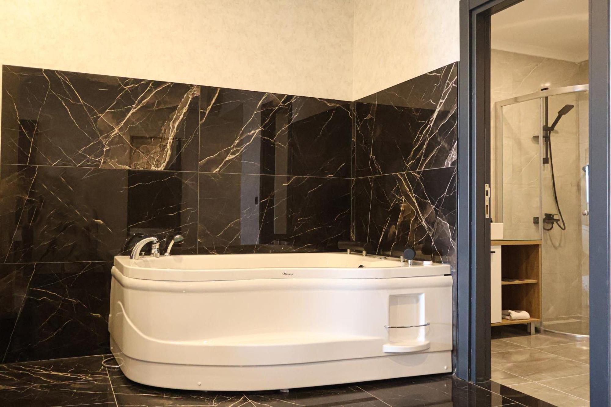 Home Plus Hotel Hotel